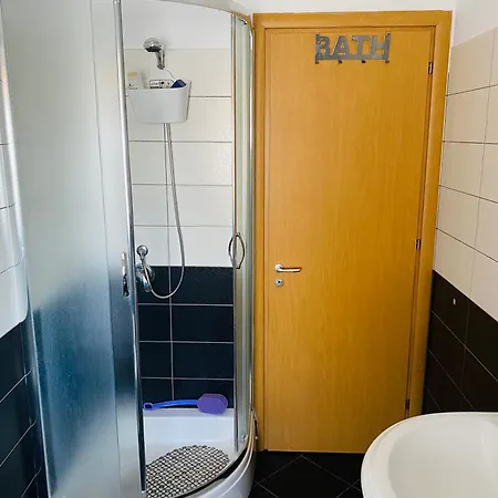 7 View Apartment *